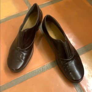 Naot women’s low mid ankle bootie